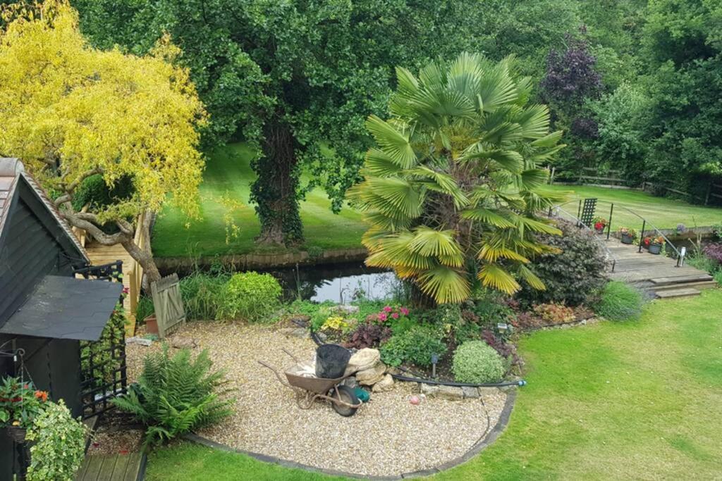 Riverside Lodge Pied A Terre Fordingbridge Εξωτερικό φωτογραφία