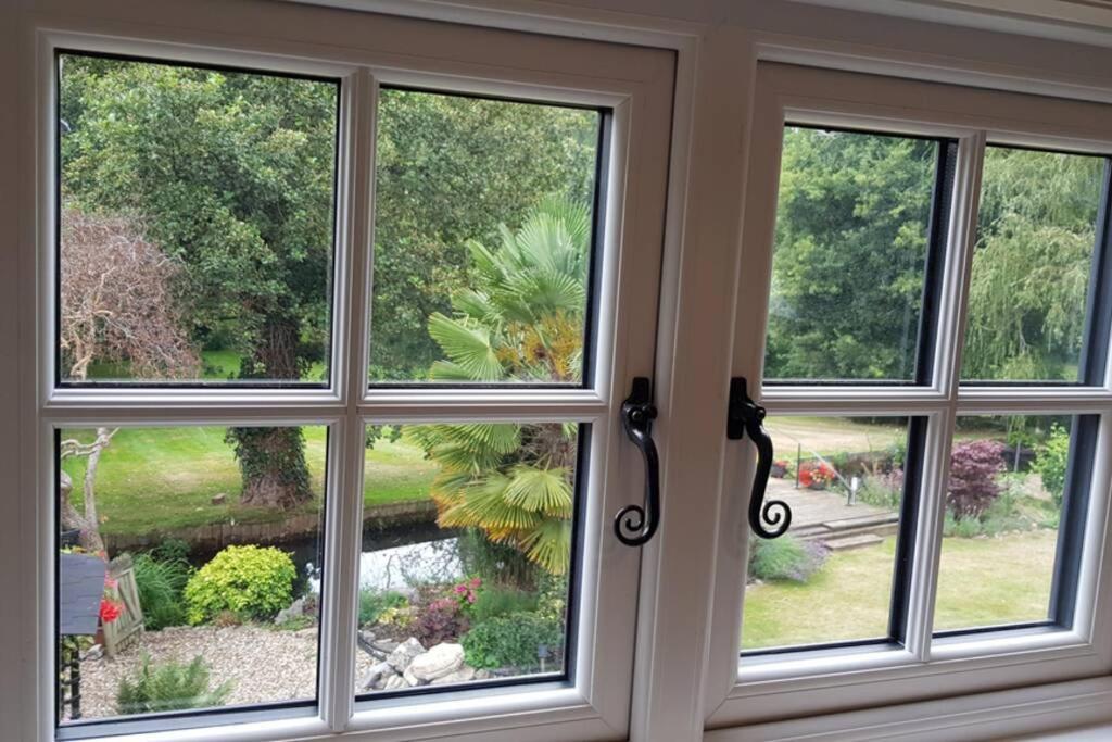 Riverside Lodge Pied A Terre Fordingbridge Εξωτερικό φωτογραφία